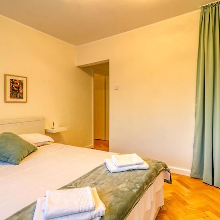 Quito Apartment - Stylish & Quiet Букурещ Екстериор снимка