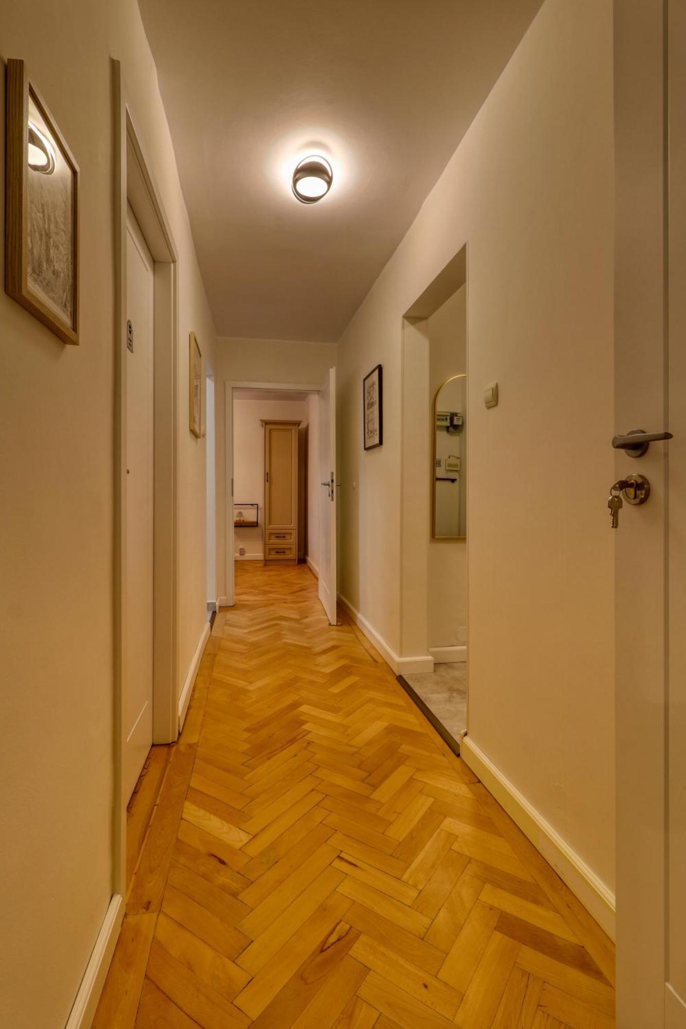 Quito Apartment - Stylish & Quiet Букурещ Екстериор снимка