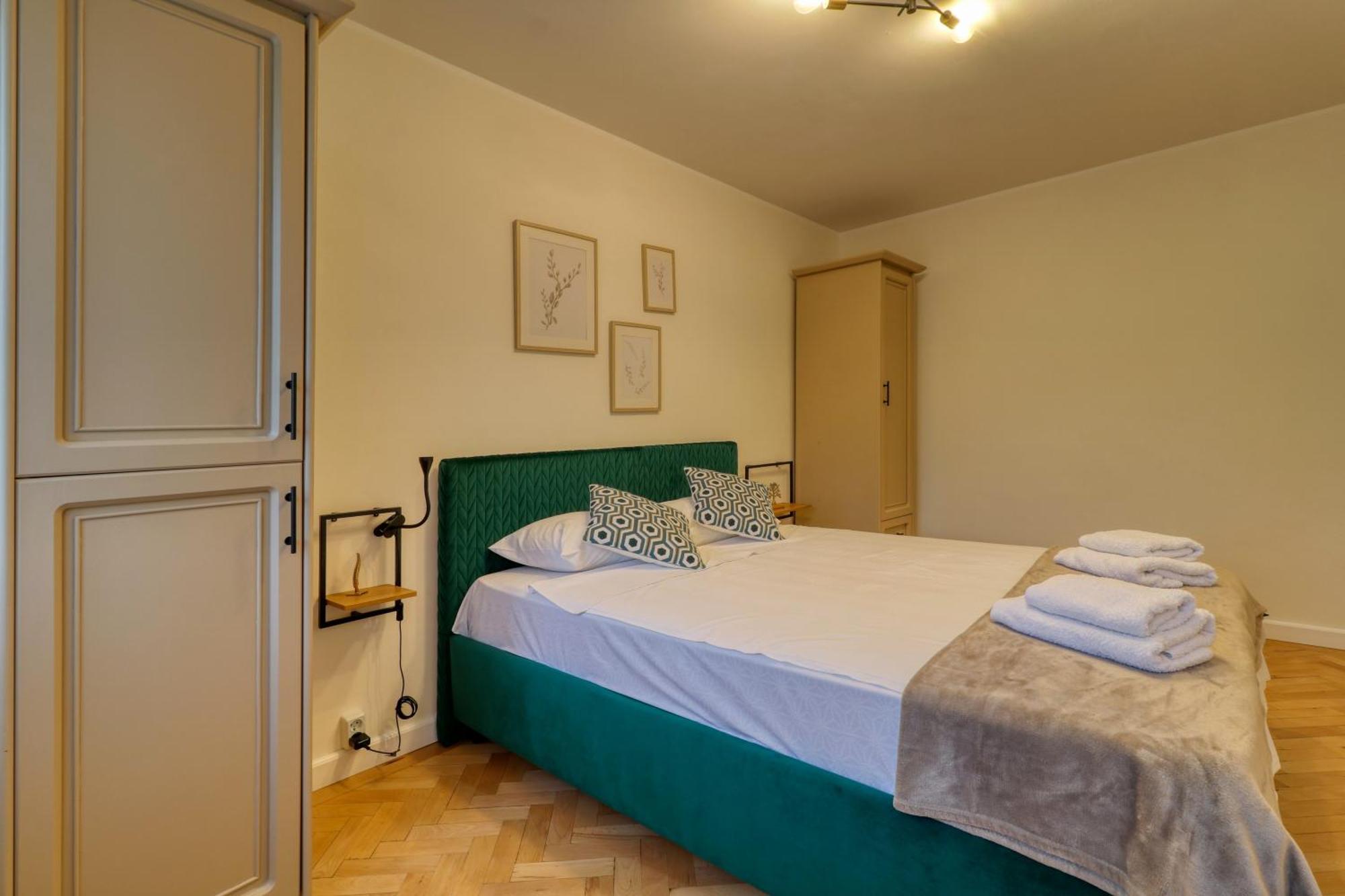 Quito Apartment - Stylish & Quiet Букурещ Екстериор снимка