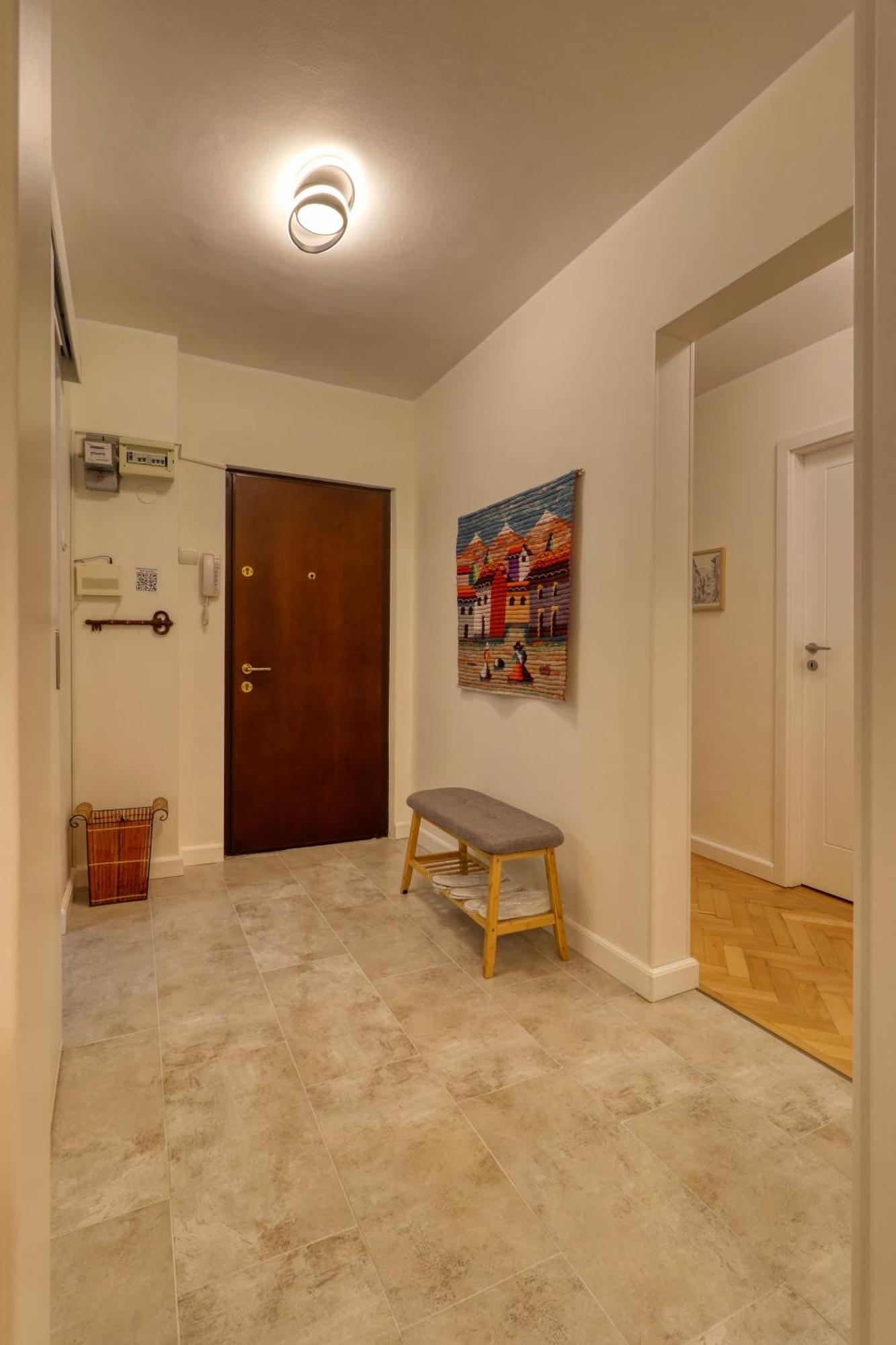 Quito Apartment - Stylish & Quiet Букурещ Екстериор снимка